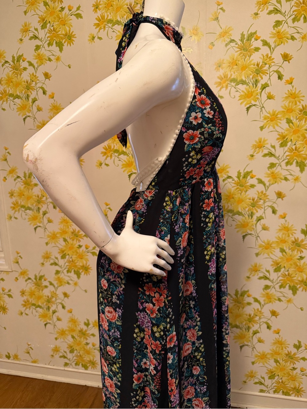 backless floral maxi dress with halter neck size M - Picture 6 of 17